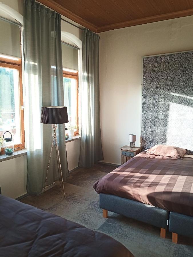 Zur Friedrichsruh Bed & Breakfast Oelsnitz  ภายนอก รูปภาพ